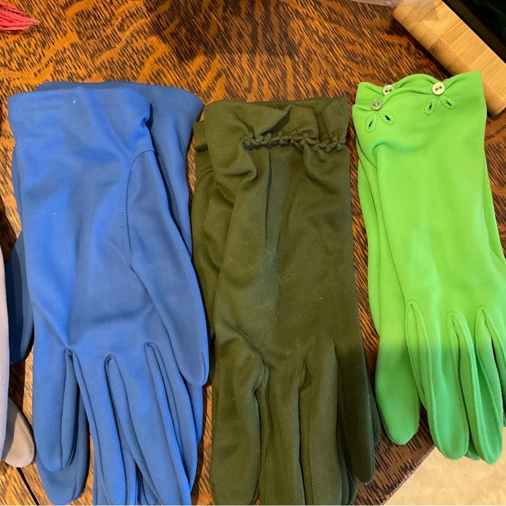 Six pair of Nylon gloves